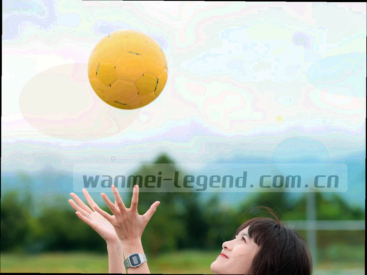 俯拍排期板上的卡片列与磁贴，卡片文字不可辨认